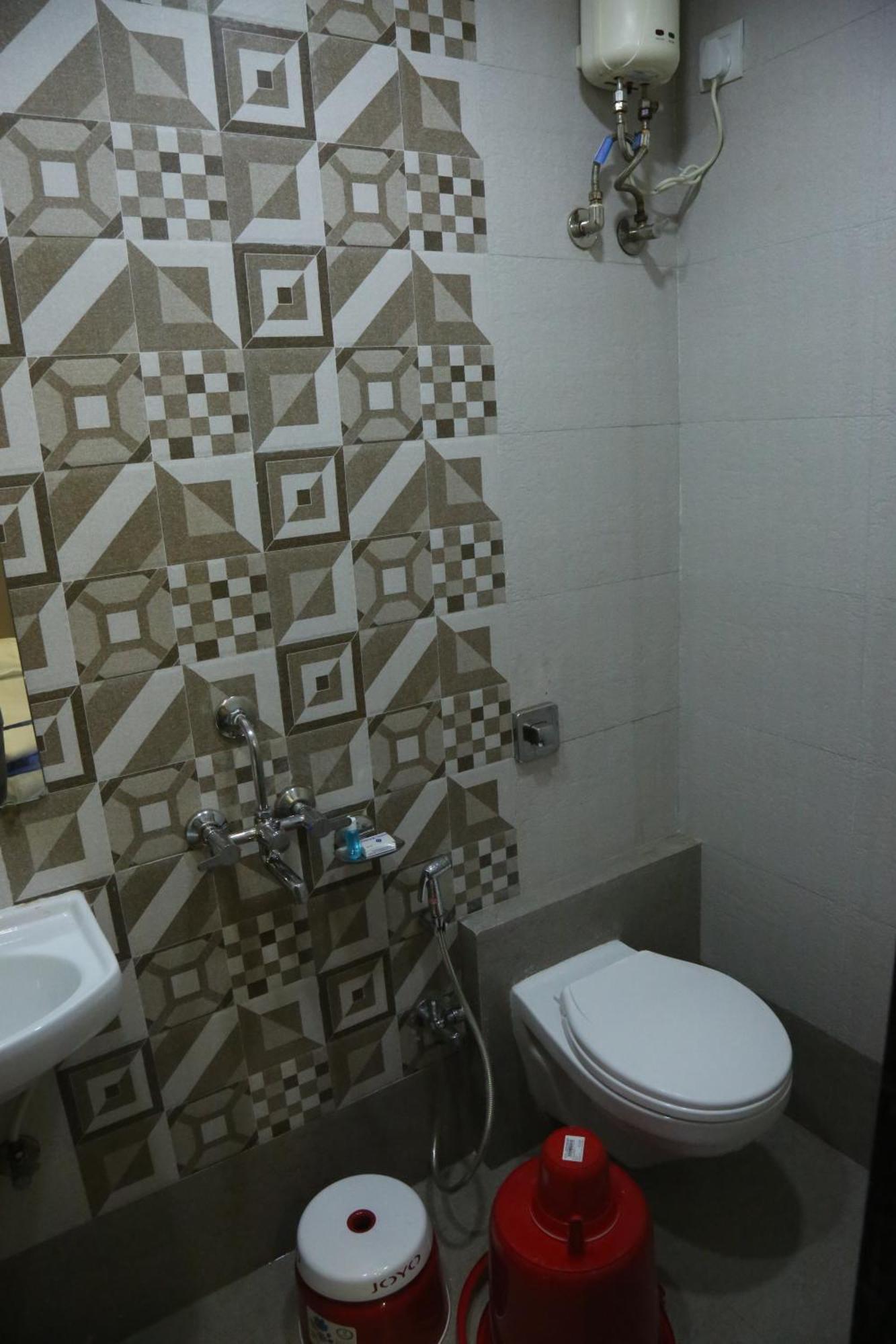 Hotel Magnum Airport T-2 Mumbai Bagian luar foto