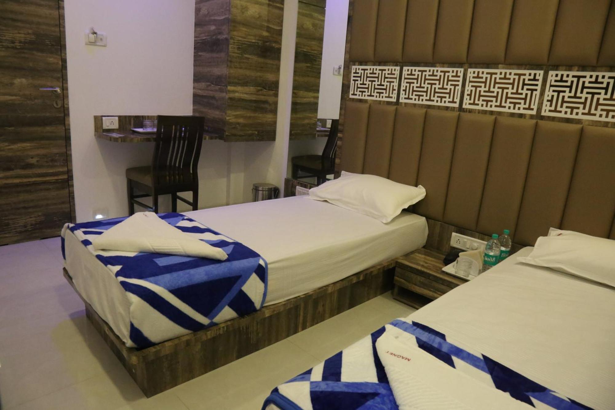 Hotel Magnum Airport T-2 Mumbai Bagian luar foto